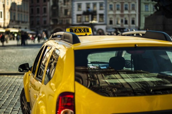 Quels sont les services proposés par le taxi à Bordeaux?
