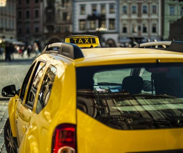 Quels sont les services proposés par le taxi à Bordeaux?